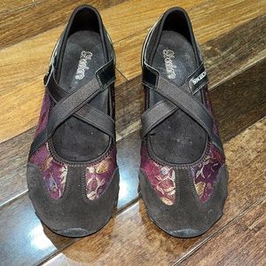 Skechers Size 10 Slip On Pattered Shoes